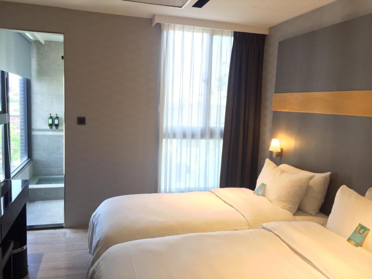 Fengjia Hotel Bell Taichung Exterior foto