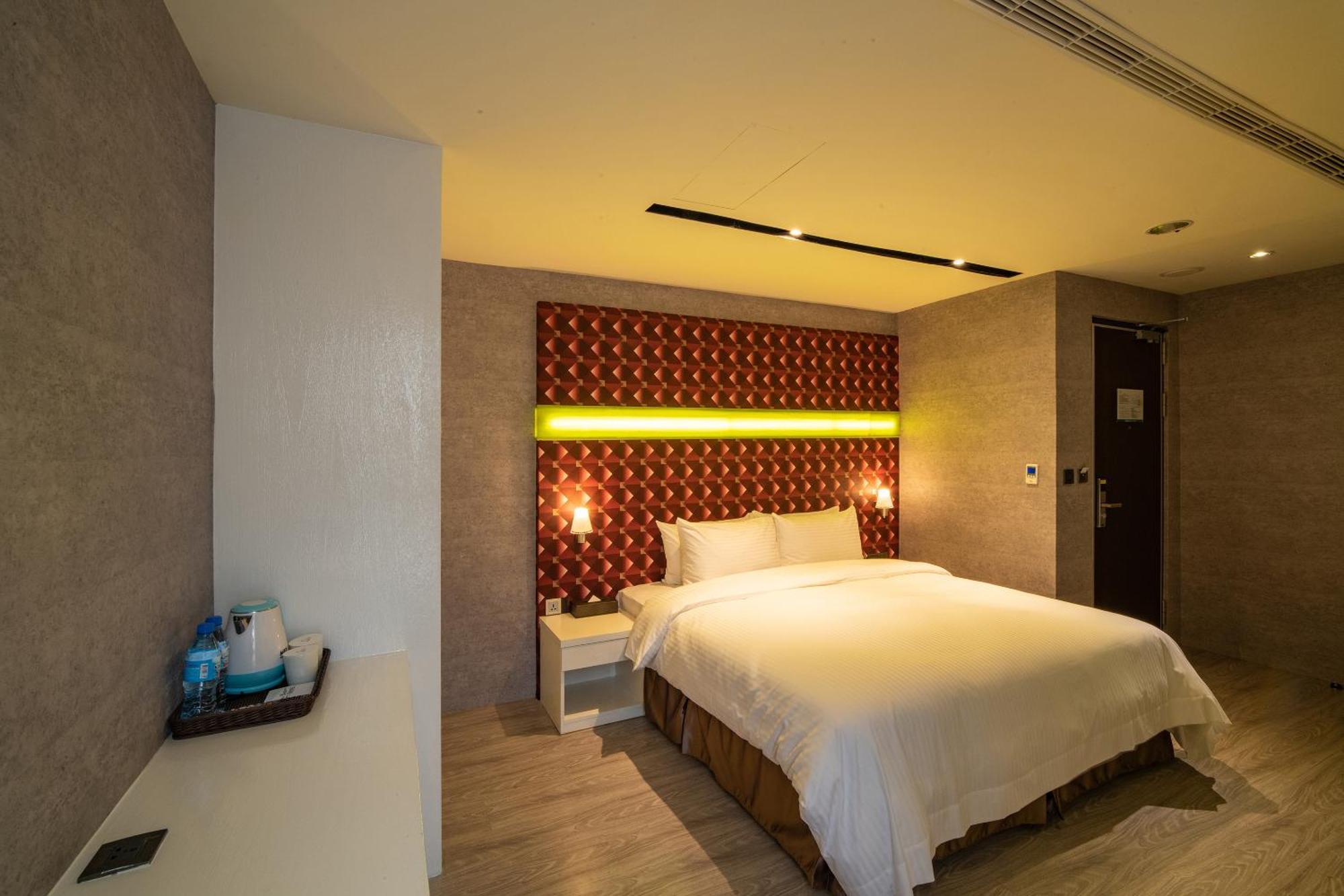 Fengjia Hotel Bell Taichung Exterior foto