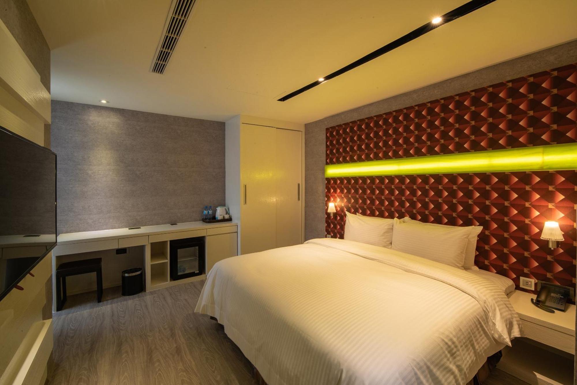 Fengjia Hotel Bell Taichung Exterior foto